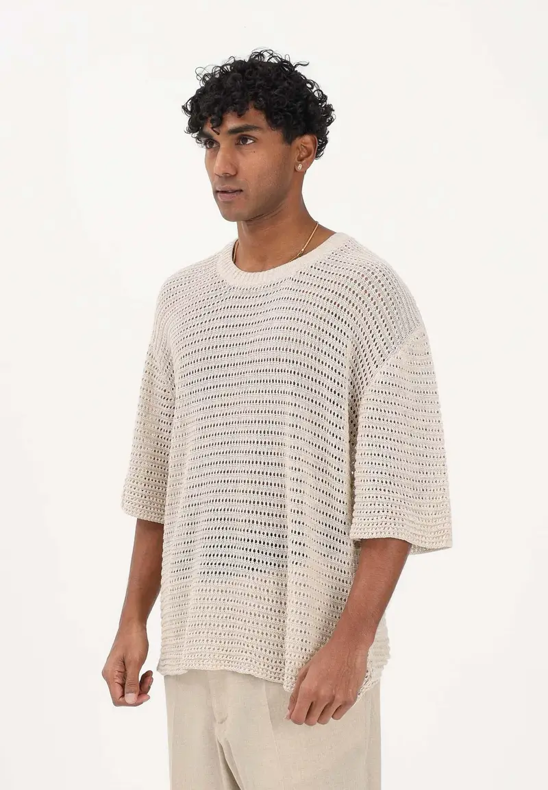 Maglia a manica corta beige da uomo realizzata in lavorazione traforata