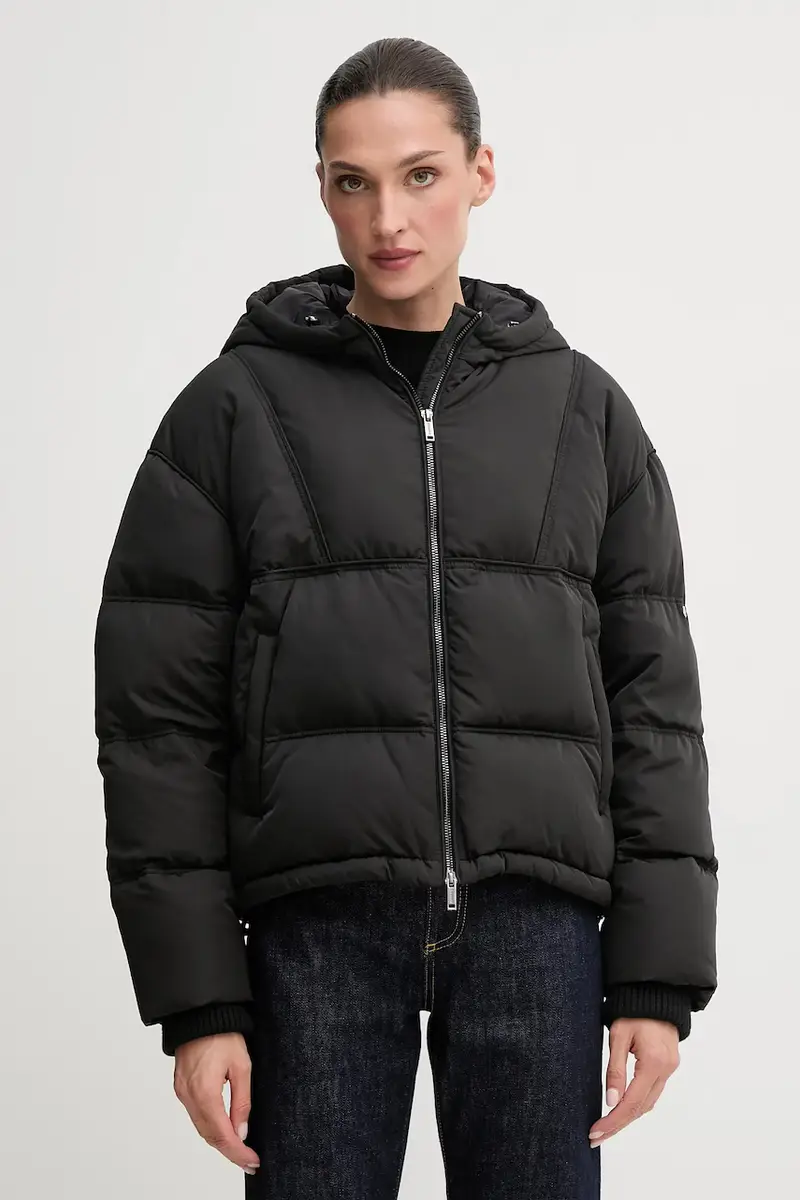 piumino colore nero J031 6403