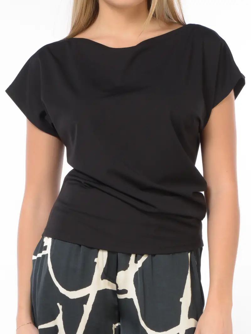 t Shirt da donna Icona By Kaos asimmetrica in tessuto tecnico NERO