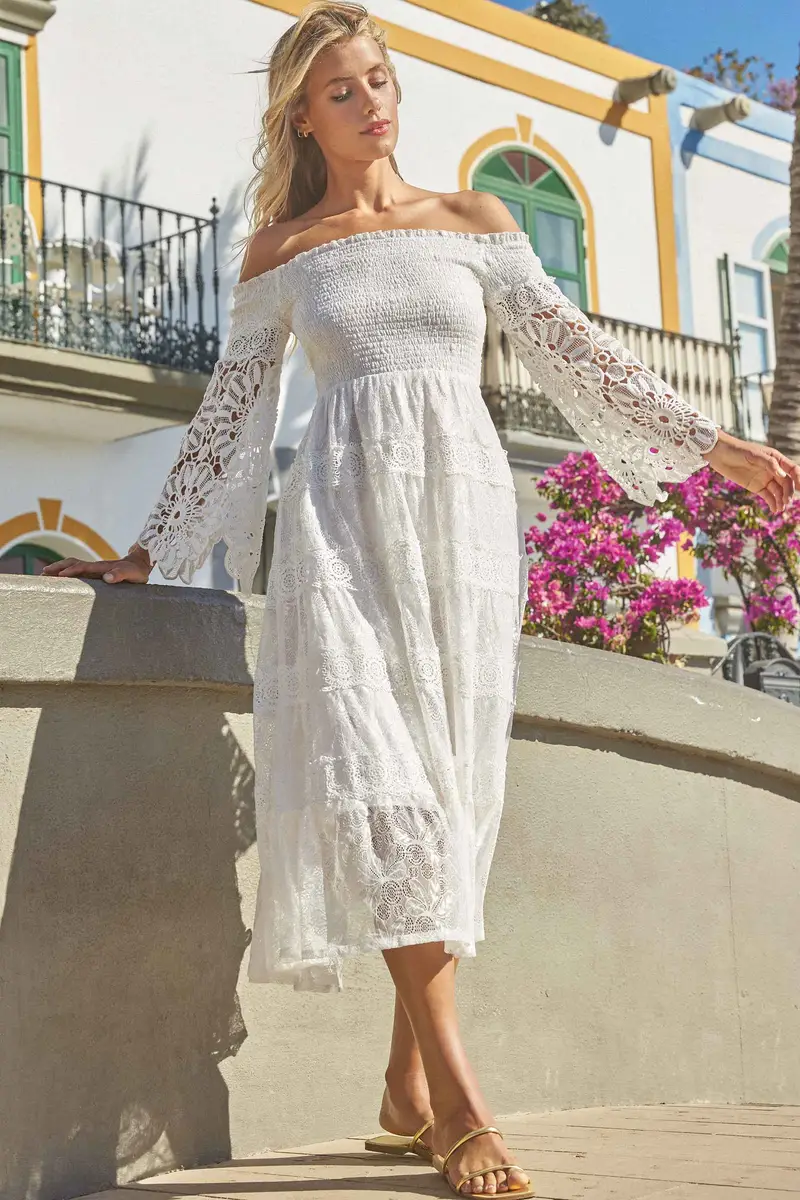 ABITO LUNGO IN PIZZO | Colore Bianco |