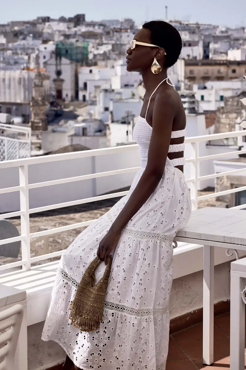 ABITO LUNGO IN PIZZO PREGIATO VANIA | Colore Bianco |