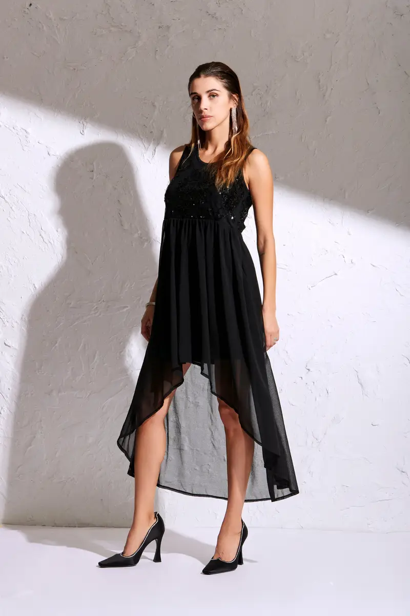 ABITO SMANICATO CON PAILLETTES | Colore Nero |