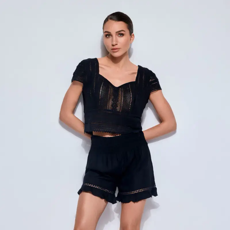 TOP CORTO UNCINETTO | Colore Nero |