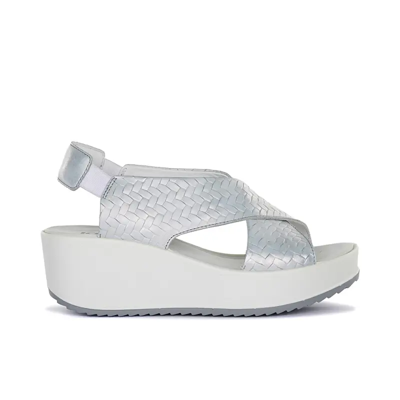 Sandali argento da donna in pelle con fasce a incrocio e zeppa