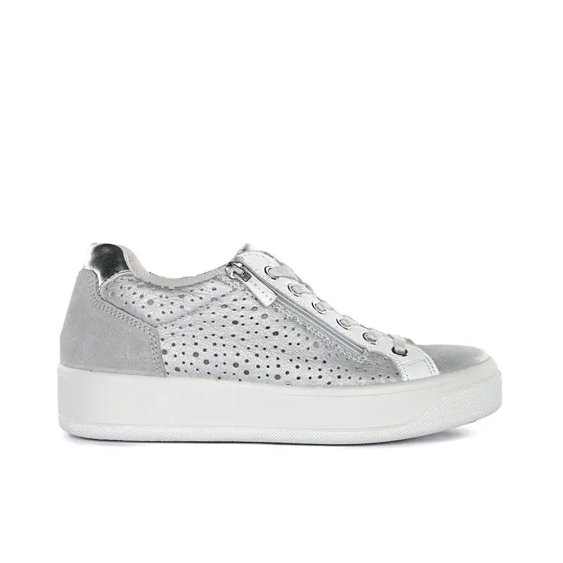 Sneakers argento in pelle con inserto traforato e suola platform
