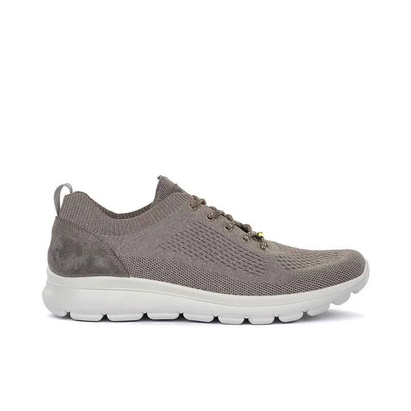 Sneakers beige in tessuto traforato con suola sagomata