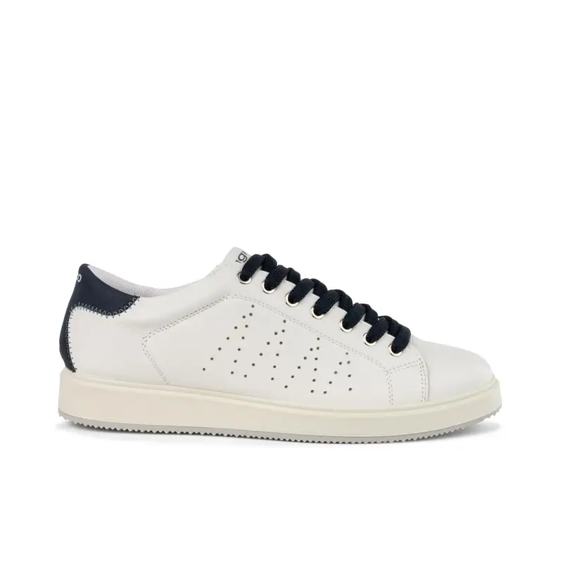 Sneakers bianche traforate in pelle