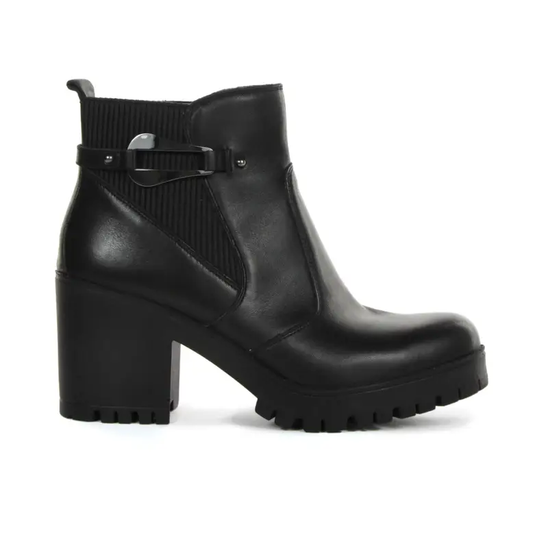 Stivaletti neri in pelle modello chelsea con tacco