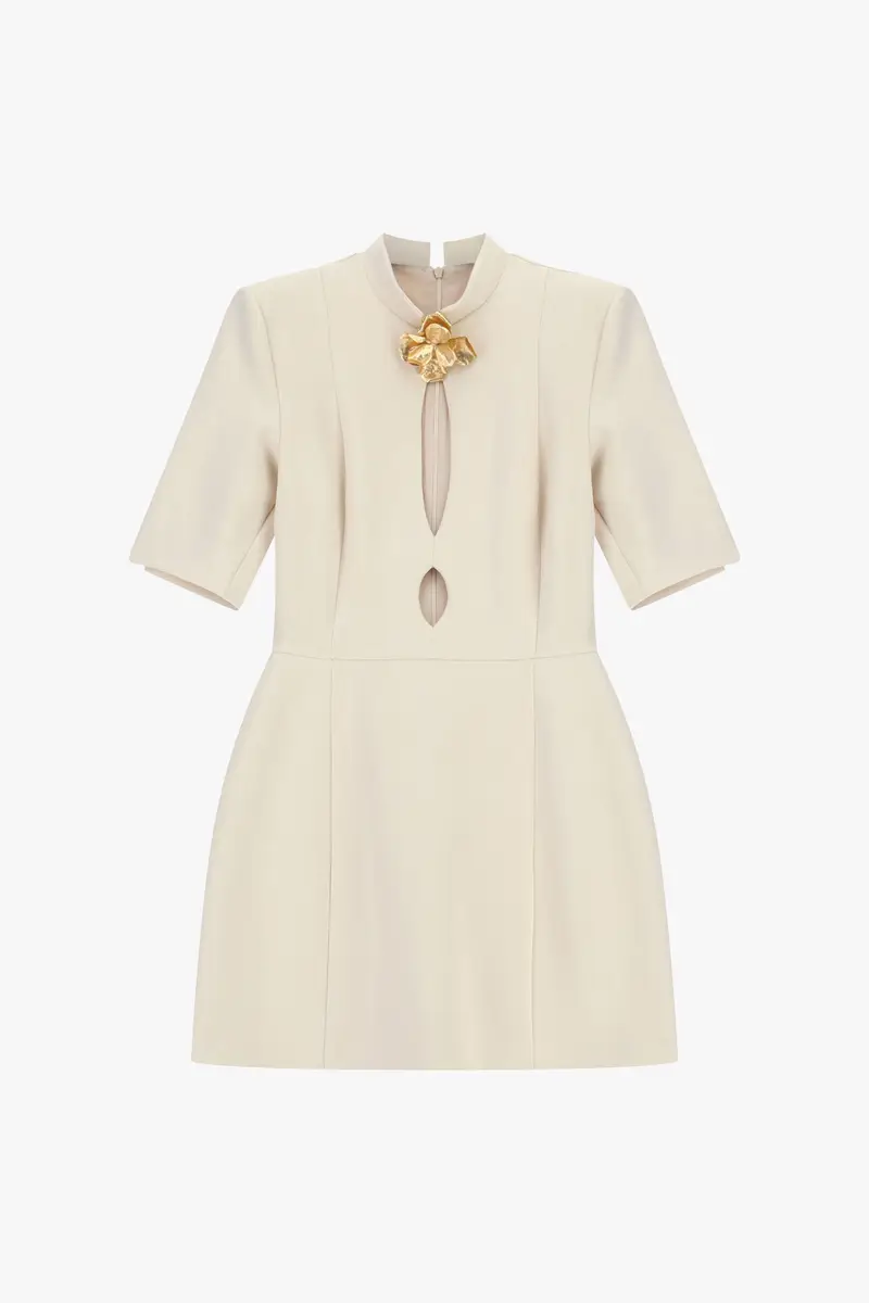 Abito corto con collo coreano, spilla e zip Burro