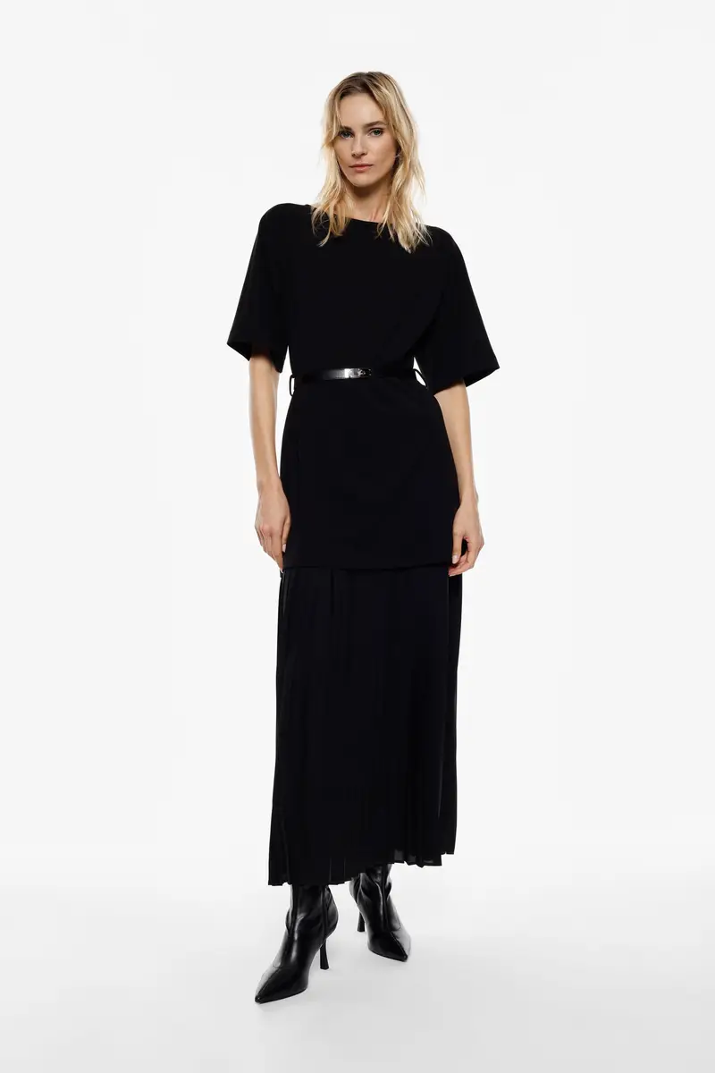 Abito lungo con cintura e gonna plissé Nero miniatura 3