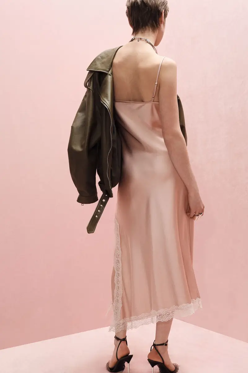 Abito lungo con spalline e pizzo asimmetrico Cipria miniatura 3