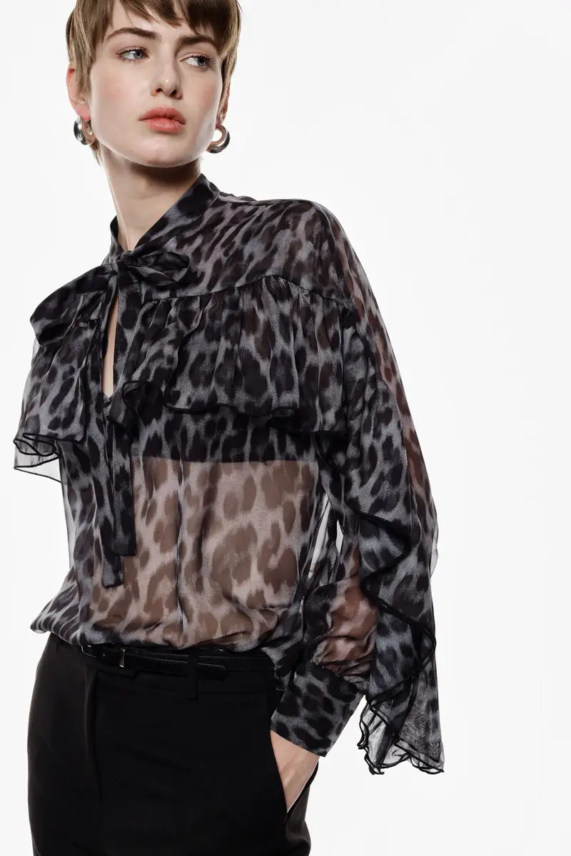 Blusa ampia stampa animalier con volant Grigio miniatura 2