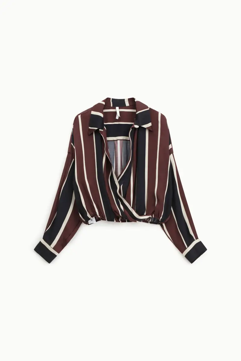 Camicia a righe con collo a punta Borgogna