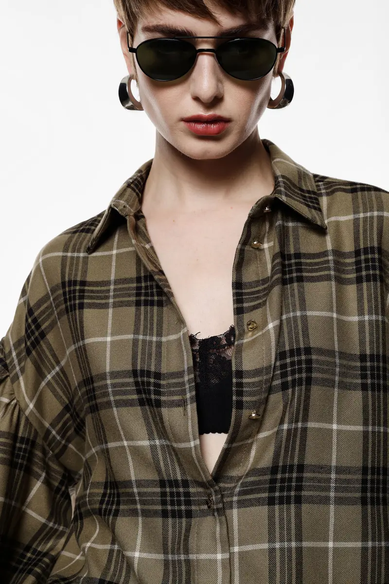 Camicia ampia a quadri con maniche balloon Militare miniatura 4