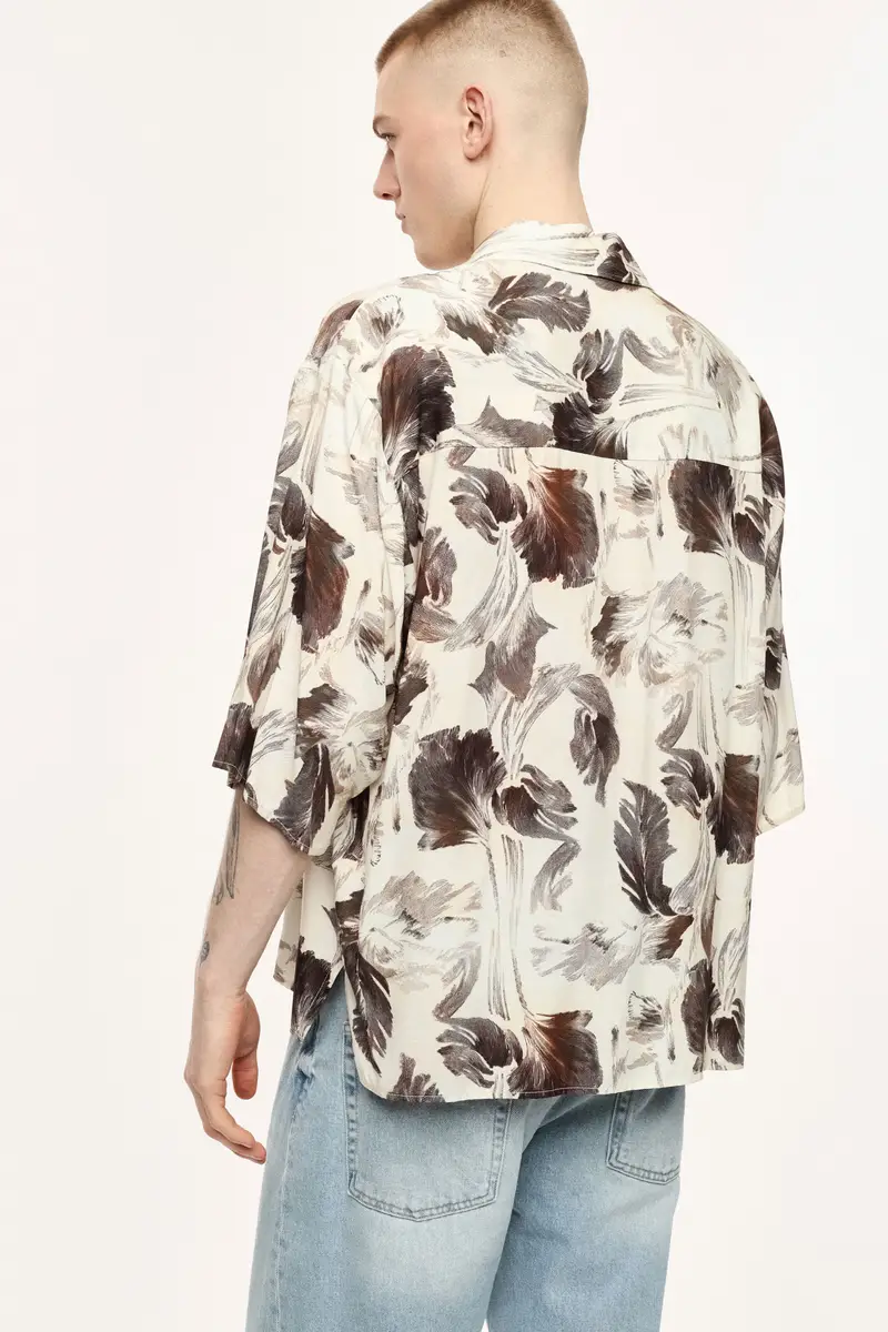 Camicia ampia fantasia stampa botanica collo classico Beige miniatura 3