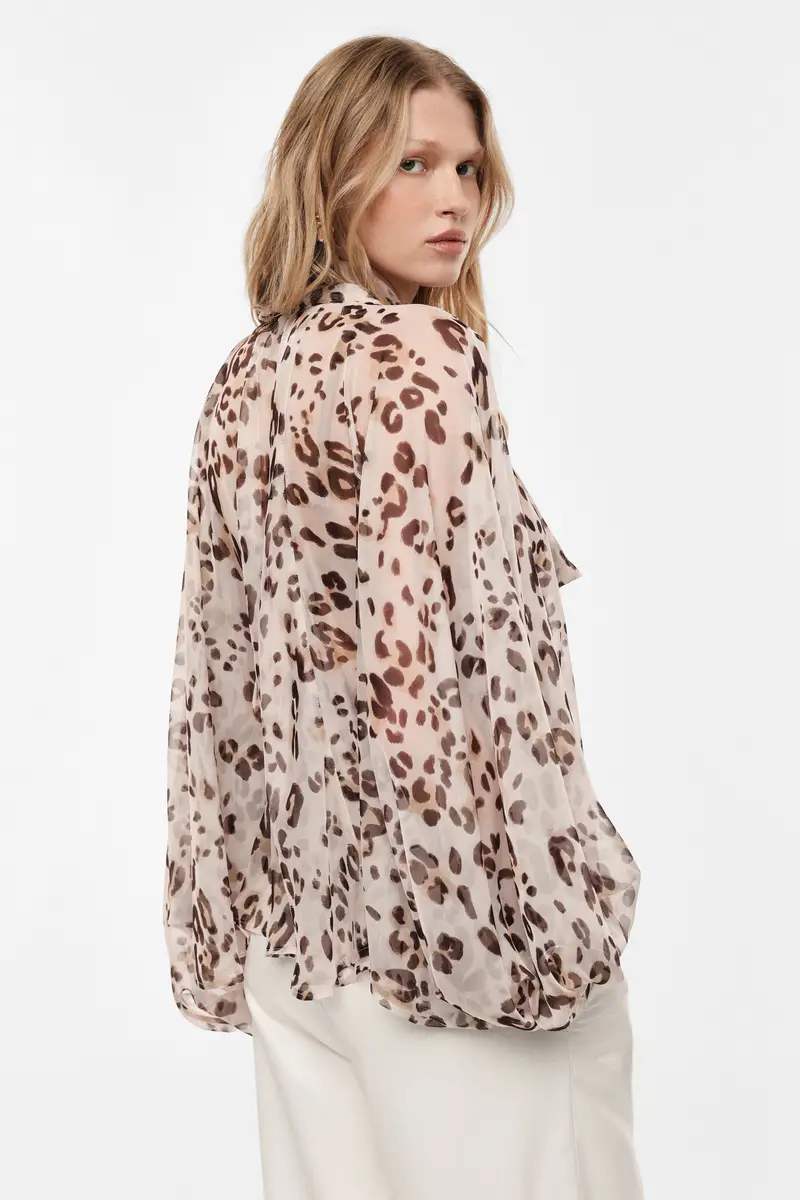 Camicia ampia stampa animalier con fusciacca Cipria miniatura 3