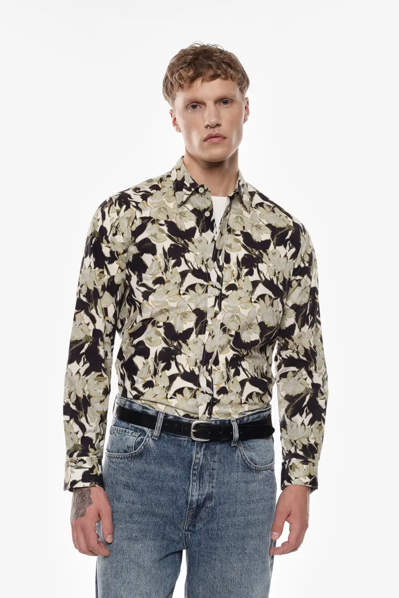 Camicia con stampa botanica e colletto Panna