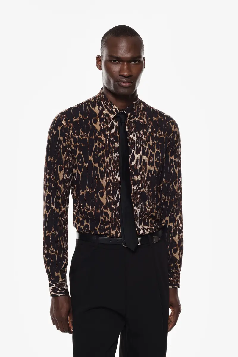 Camicia con stampa e colletto classico Fango