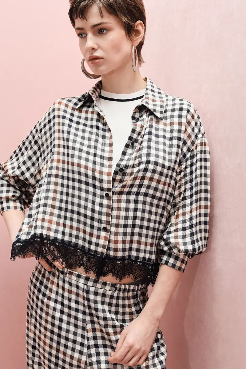 Camicia cropped a quadri con bordo in pizzo Panna miniatura 2