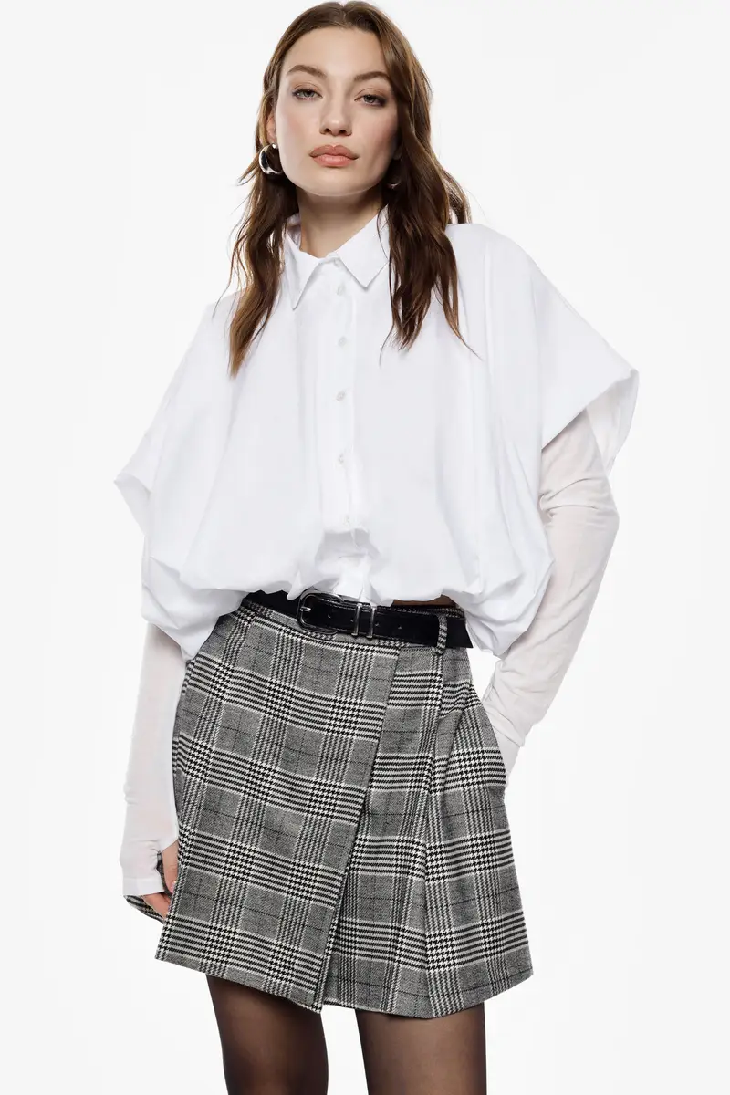 Camicia cropped ampio fit con maniche corte e polsini lunghi Bianco miniatura 2