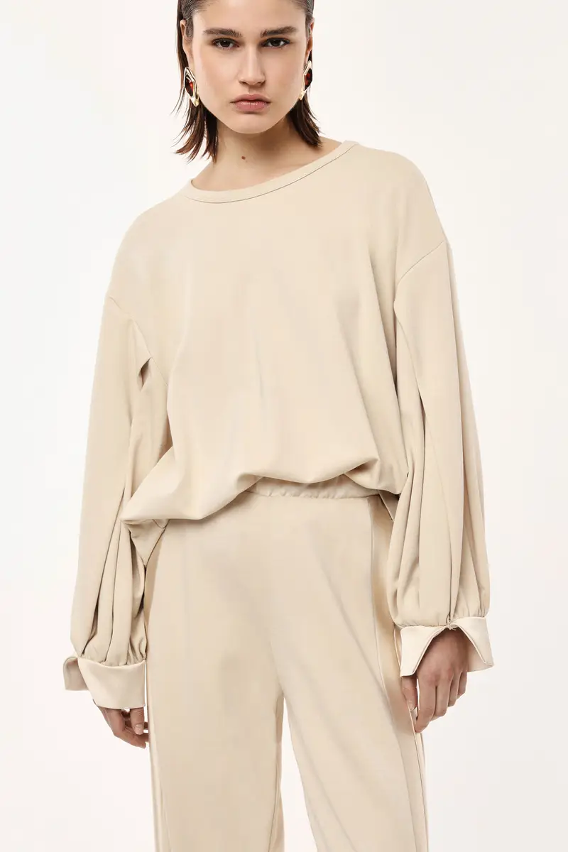 Felpa senza cappuccio maniche ampie arricciate Gesso