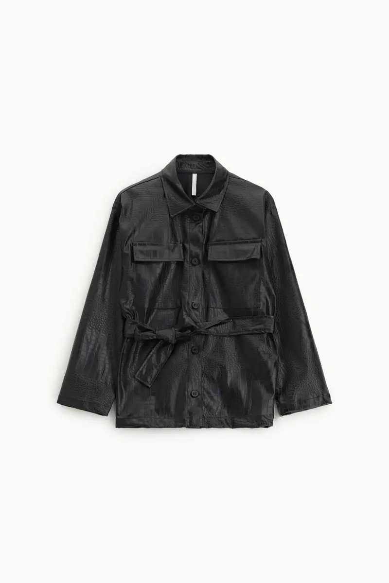 Giacca camicia con cintura e tasche frontali Nero