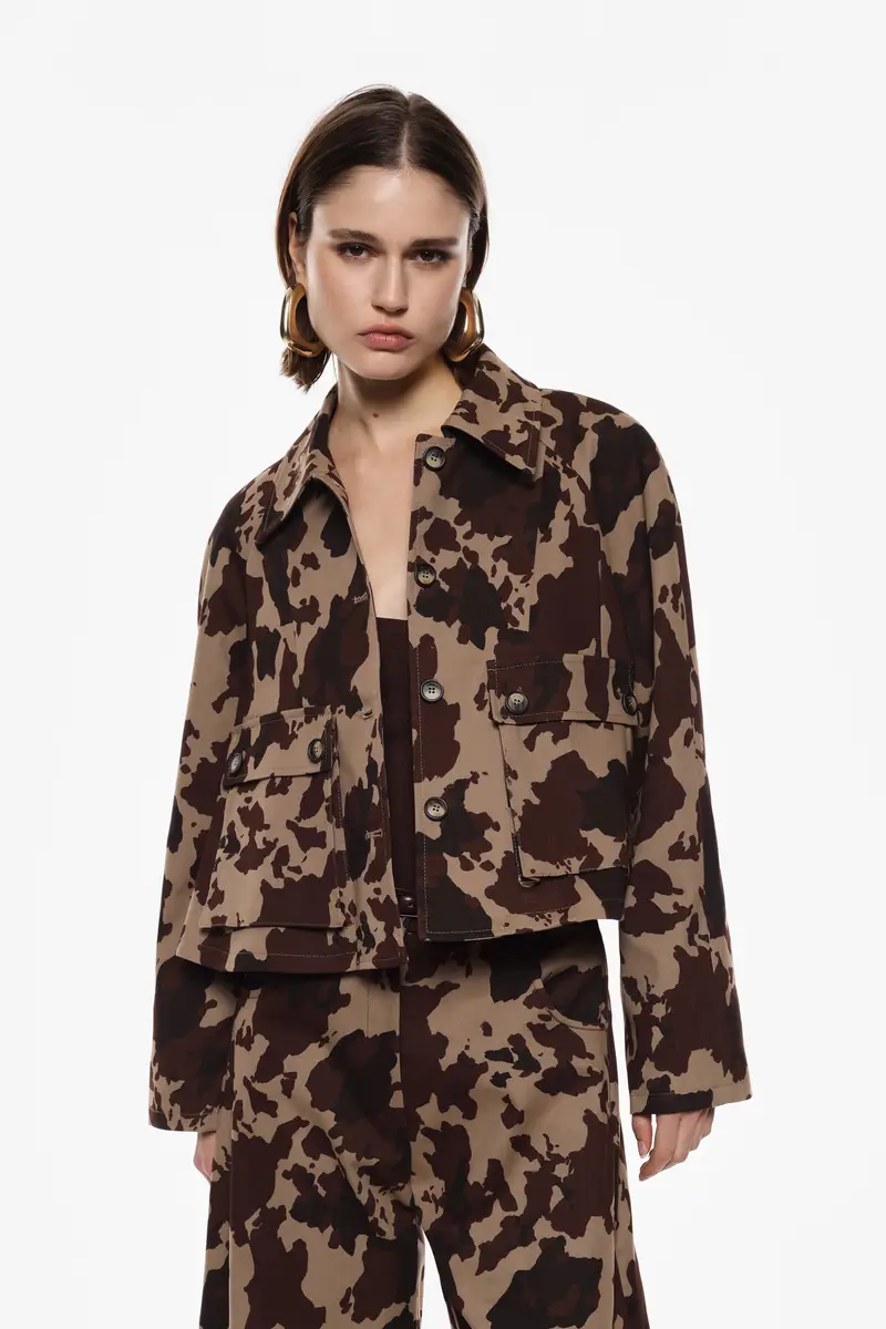 Giacca camicia cropped stampa astratta tasche frontali Beige miniatura 3