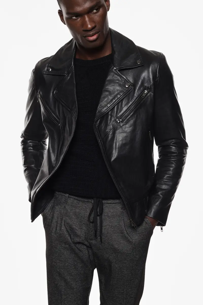Giacca in pelle zip asimmetrica e tasche frontali Nero