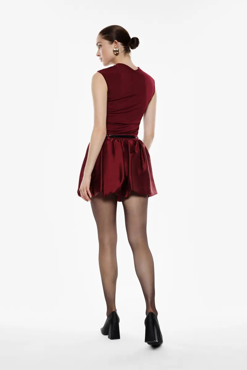 Gonna corta a palloncino effetto satinato Vino miniatura 3