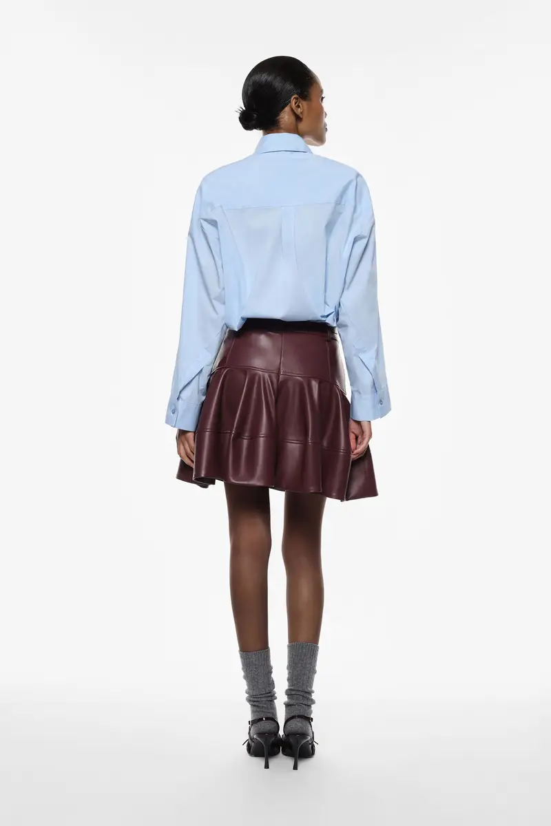 Gonna corta svasata in similpelle Bordeaux miniatura 4