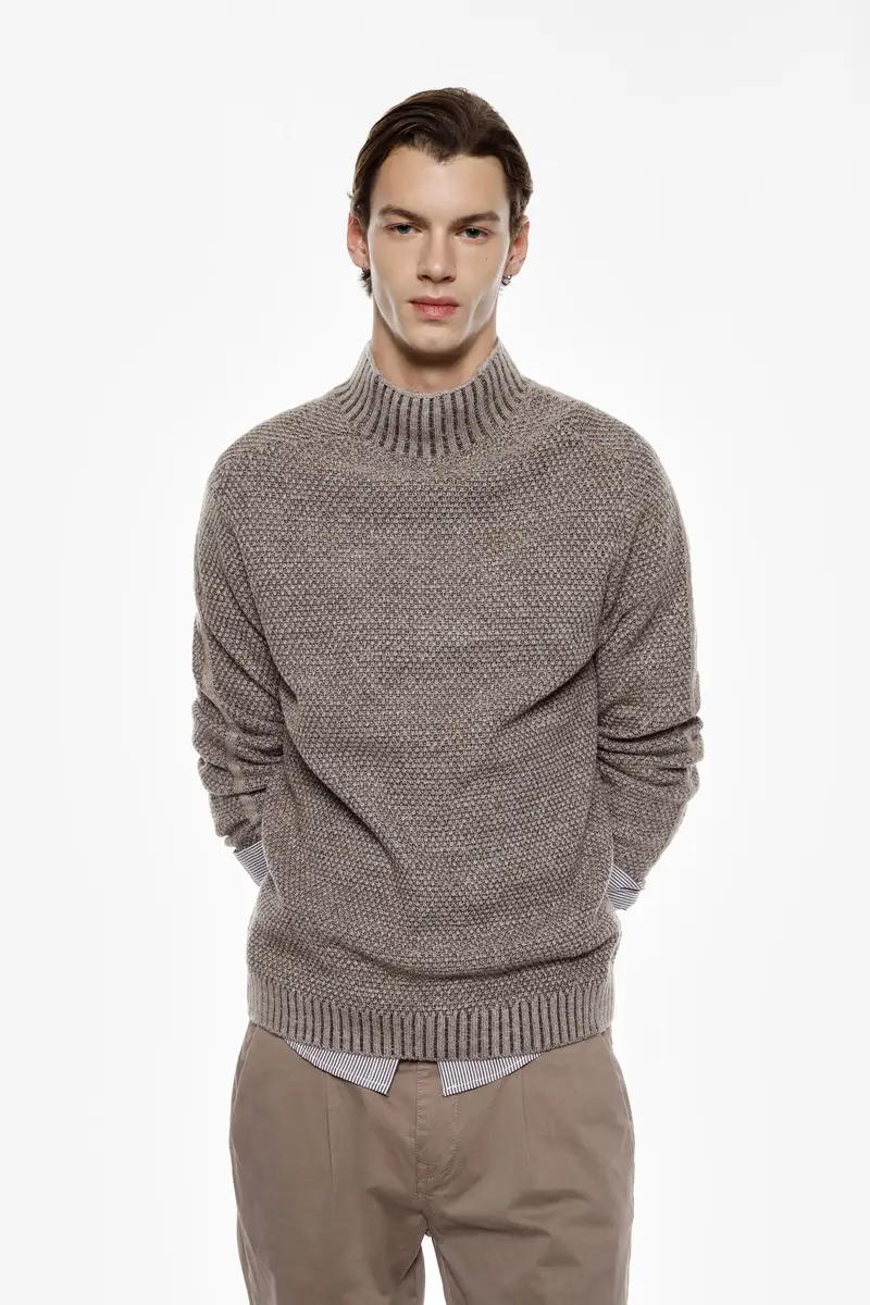 Maglione a collo alto strutturato a maglia rasata Fango miniatura 2