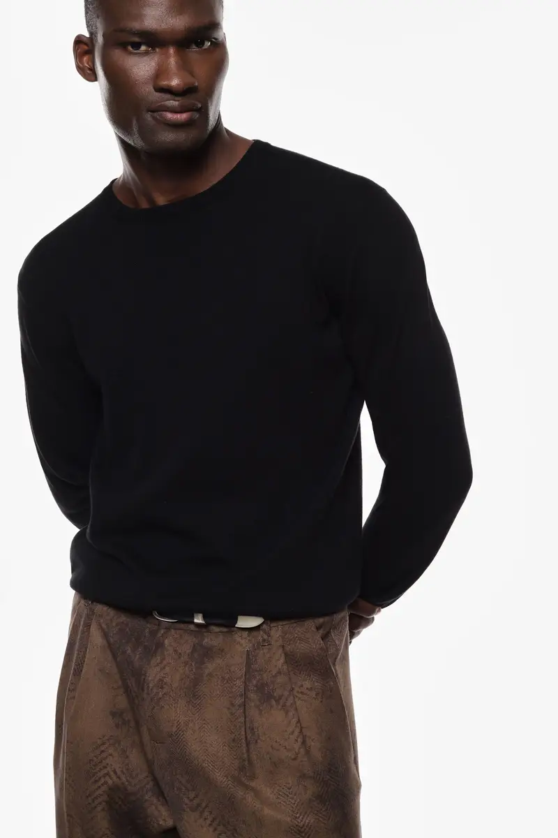 Maglione con maniche lunghe sobrie Nero