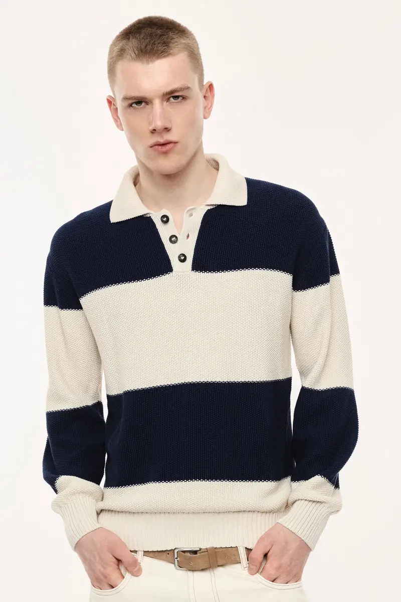 Maglione girocollo a righe con colletto e bottoni Ecru miniatura 2