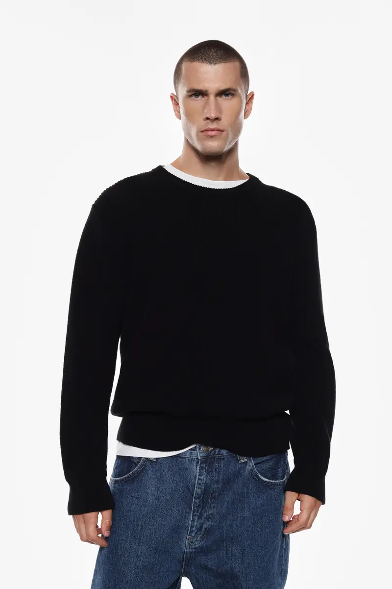 Maglione in stile minimal con maniche lunghe Nero