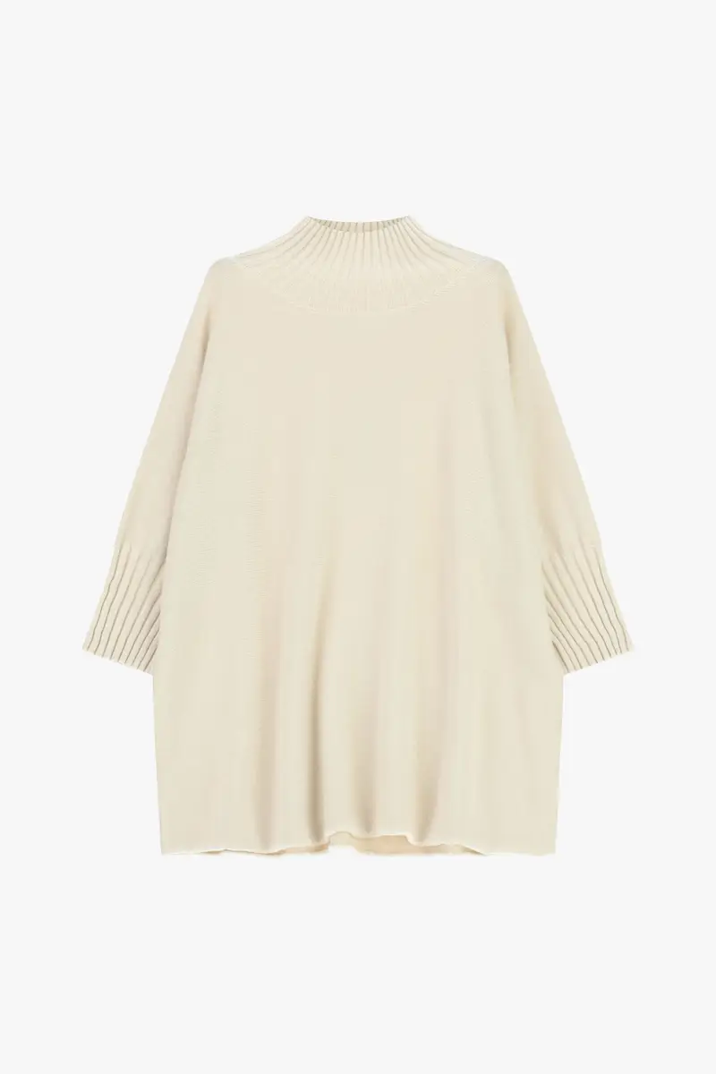 Maglione oversize collo alto manica tre quarti Gesso