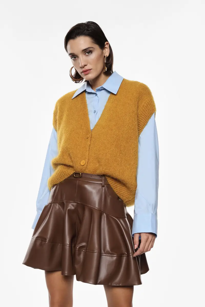 Maglione smanicato con bottoni frontali Ocra miniatura 2