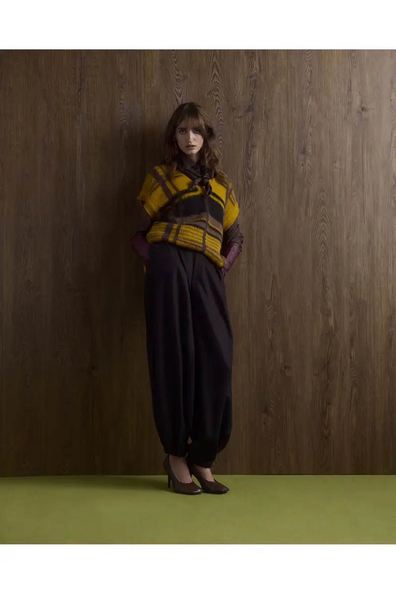 Maglione smanicato scollo a v motivo tartan Ocra miniatura 2