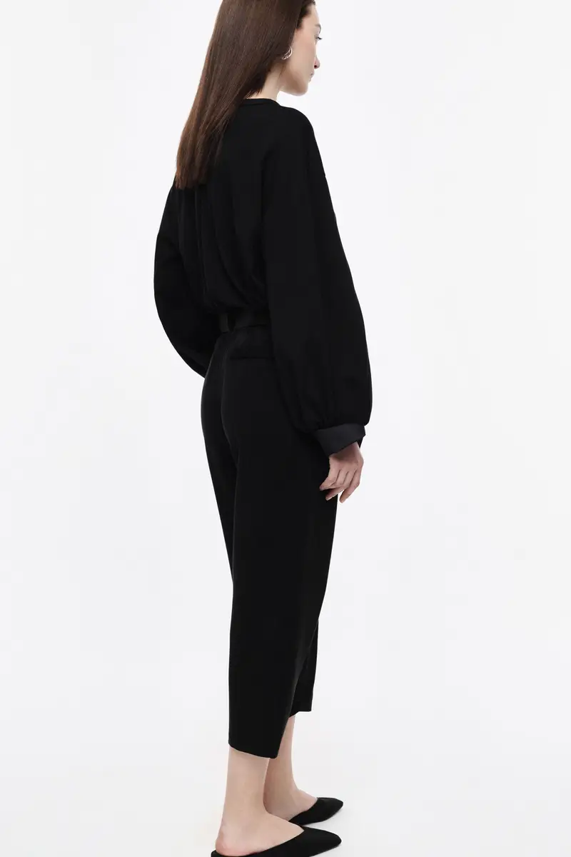 Pantaloni cropped con cintura ad anello decorativo Nero miniatura 3