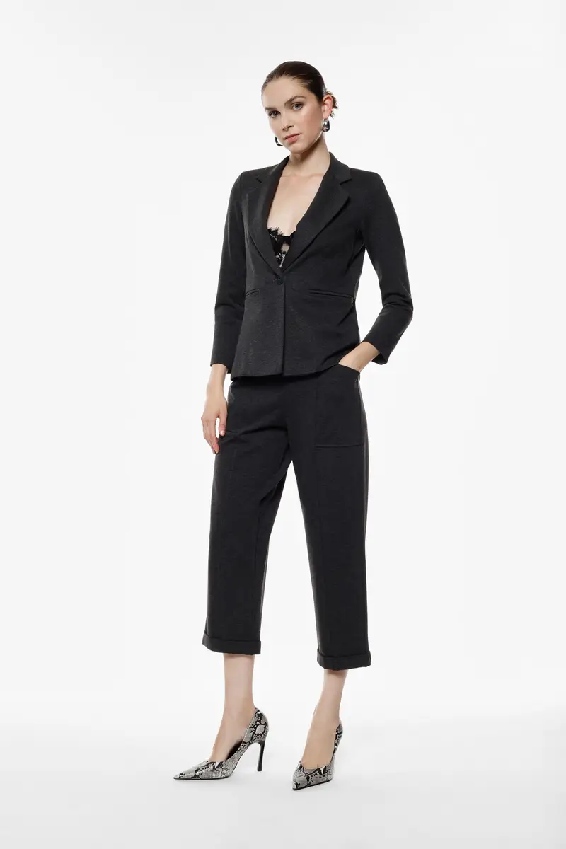 Pantaloni cropped con tasche applicate e risvolto Antracite miniatura 2