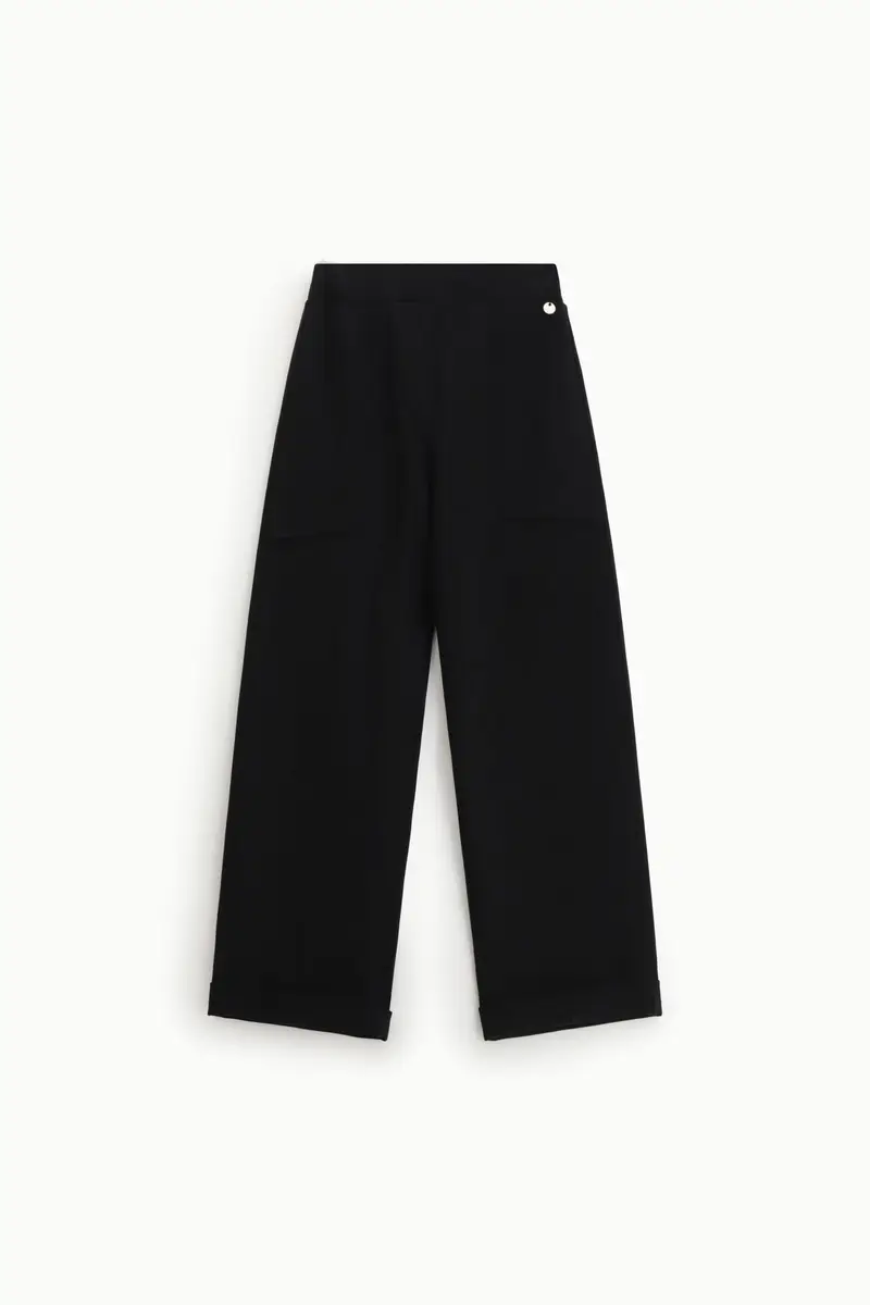 Pantaloni cropped con tasche applicate e risvolto Nero