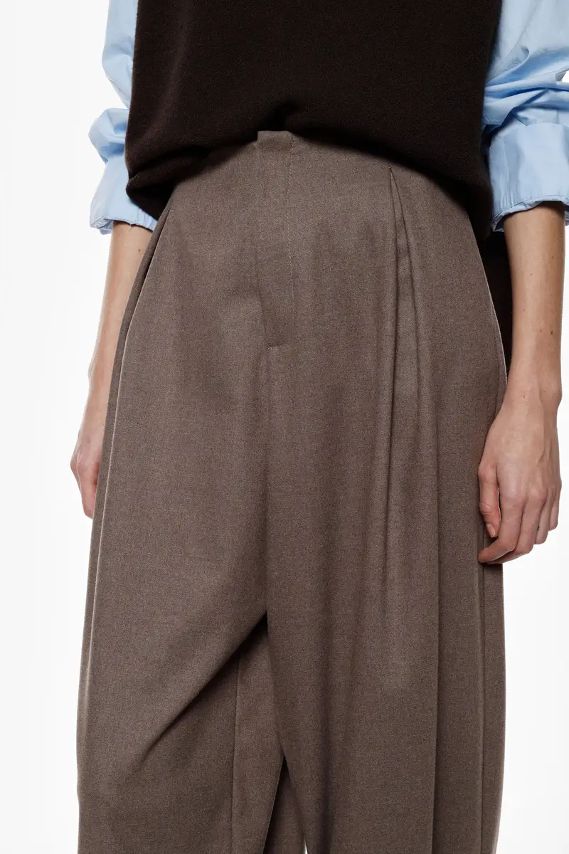 Pantaloni palazzo ampi pince fondo elastico Taupe miniatura 4