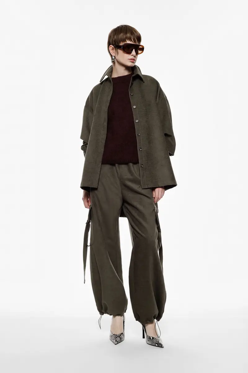 Pantaloni palazzo con tasche laterali oversize Militare miniatura 3