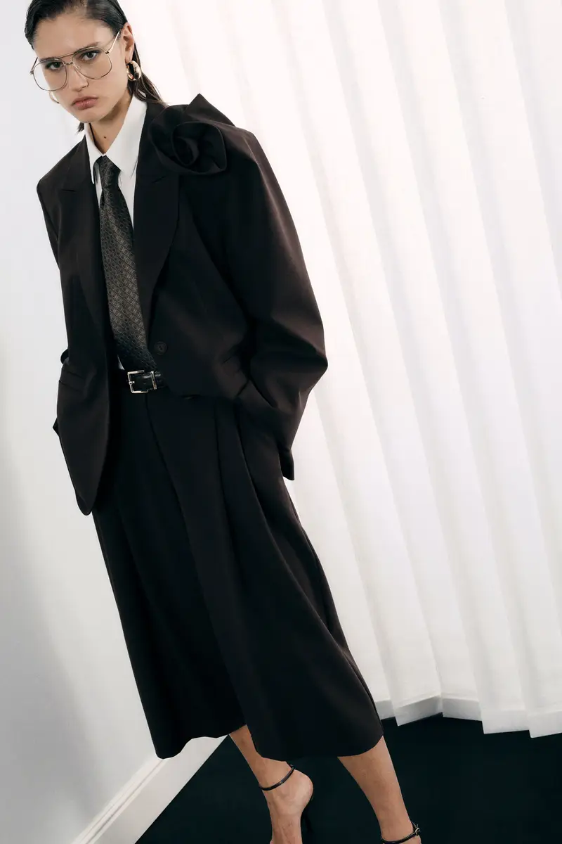 Shorts a vita alta con pinces e lunghezza al ginocchio Nocciola melange miniatura 4