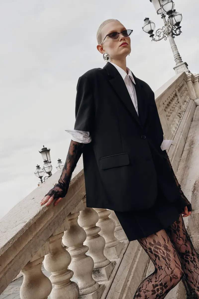 Shorts con pieghe e cintura a passanti Nero miniatura 2