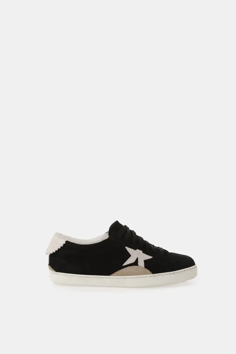 Sneakers con stella laterale e suola piatta Nero