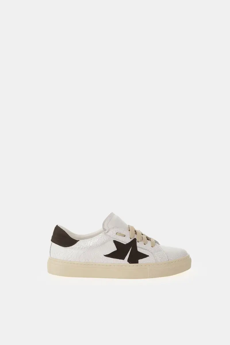 Sneakers con suola flat e dettaglio stella laterale Bianco