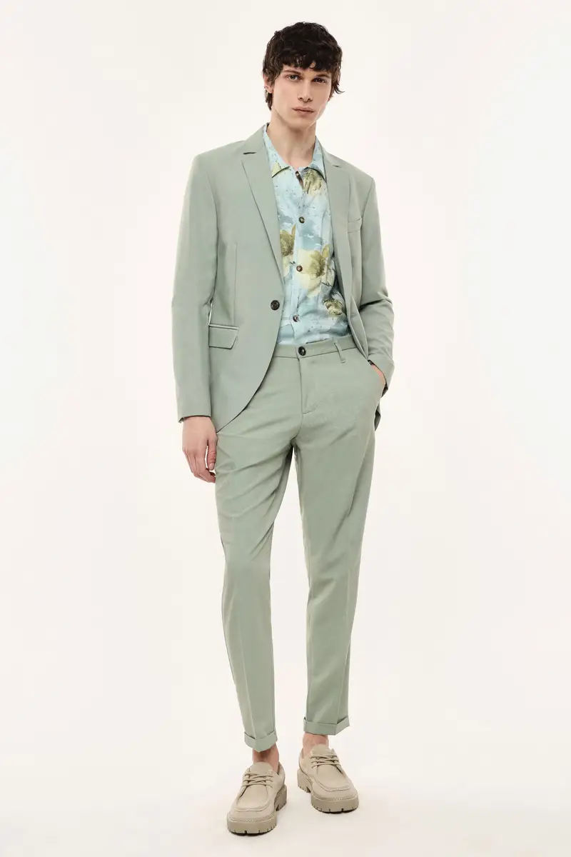 Trousers chino-fit con risvolto e pinces Salvia miniatura 2