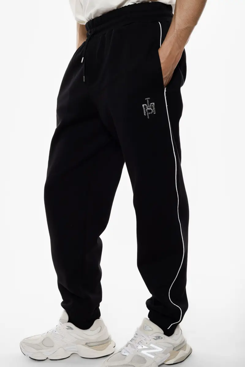 Trousers jogging fit con dettagli piping laterali Nero miniatura 4