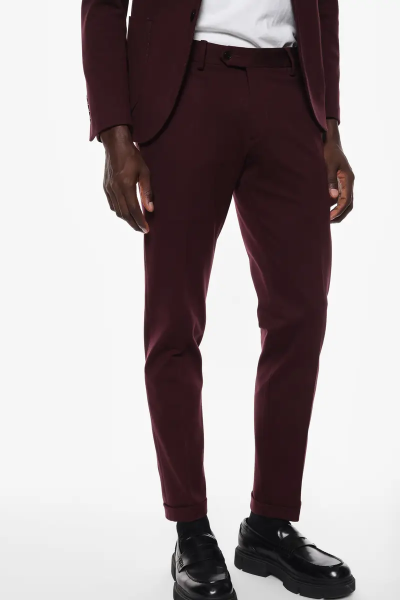 Trousers slim-fit con risvolto e tasche laterali Bordeaux miniatura 4
