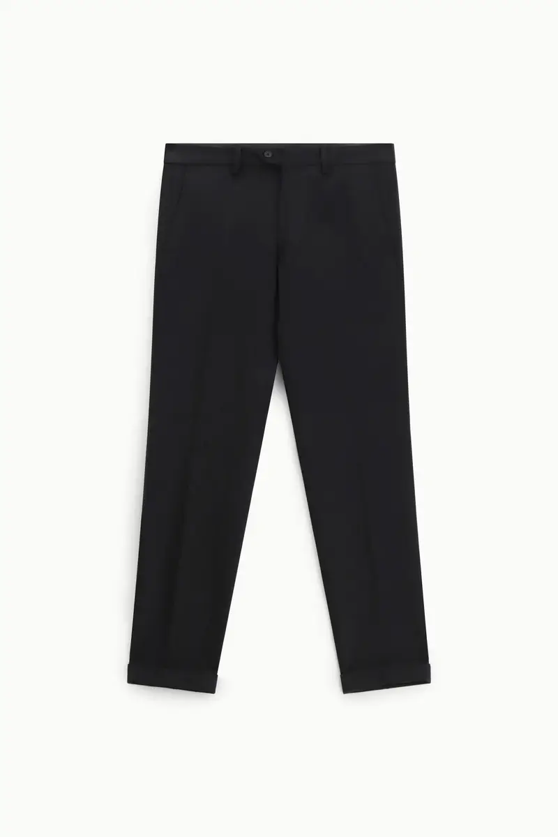 Trousers slim-fit con risvolto e tasche laterali Nero